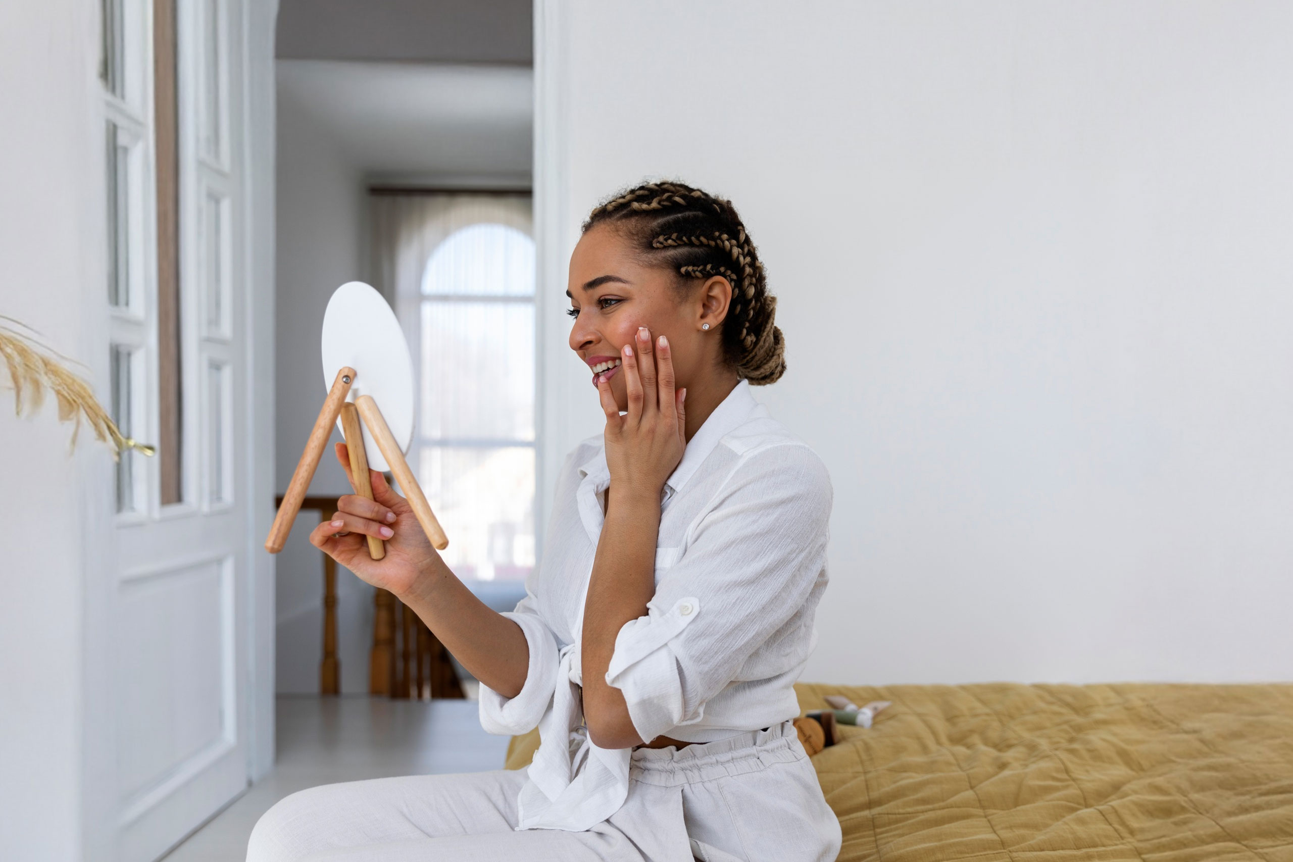 AviClear-in-Action-Painless-Acne-Treatment-with-No-Downtime Gentle and effective sideburns waxing service at MD Esthetics in Scottsdale for flawless skin