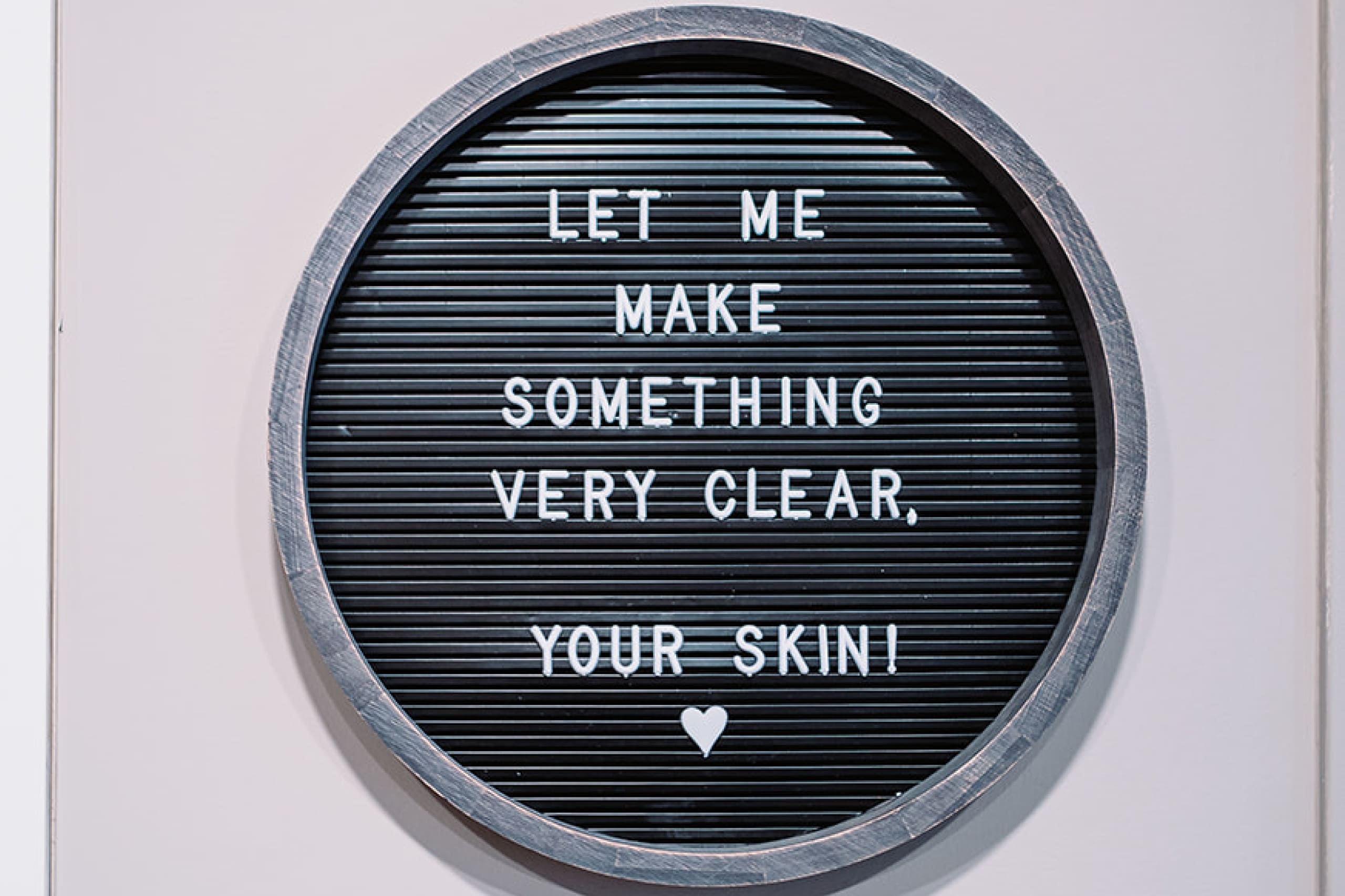 MD-Esthetics-Acne-Skincare-Treatment (1) consultation for esthetic medical treatment with MD esthetics